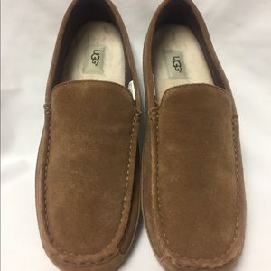 Men’s UGG Slippers size 11.  MINT